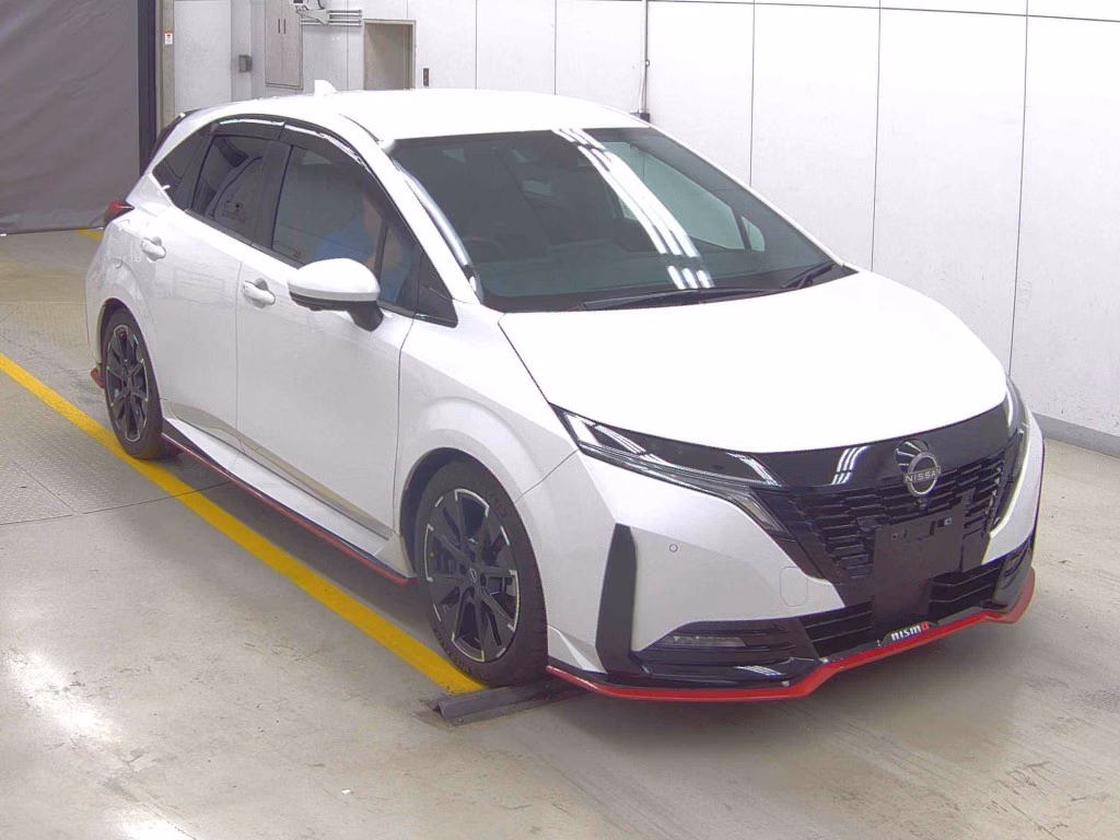 Nissan Aura