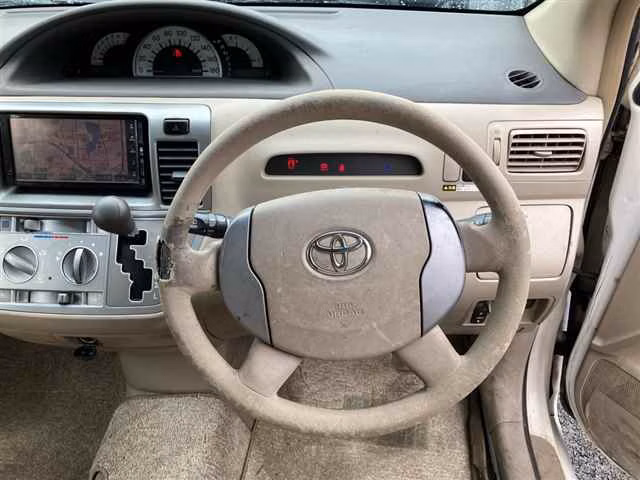 TOYOTA RAUM