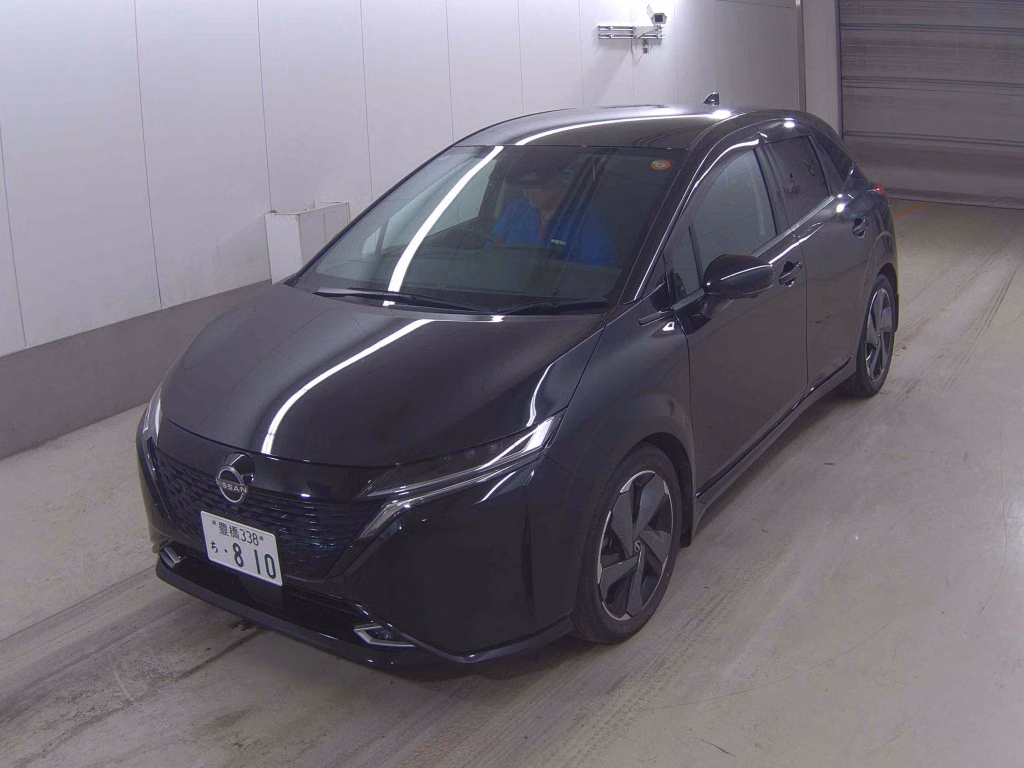 Nissan Aura