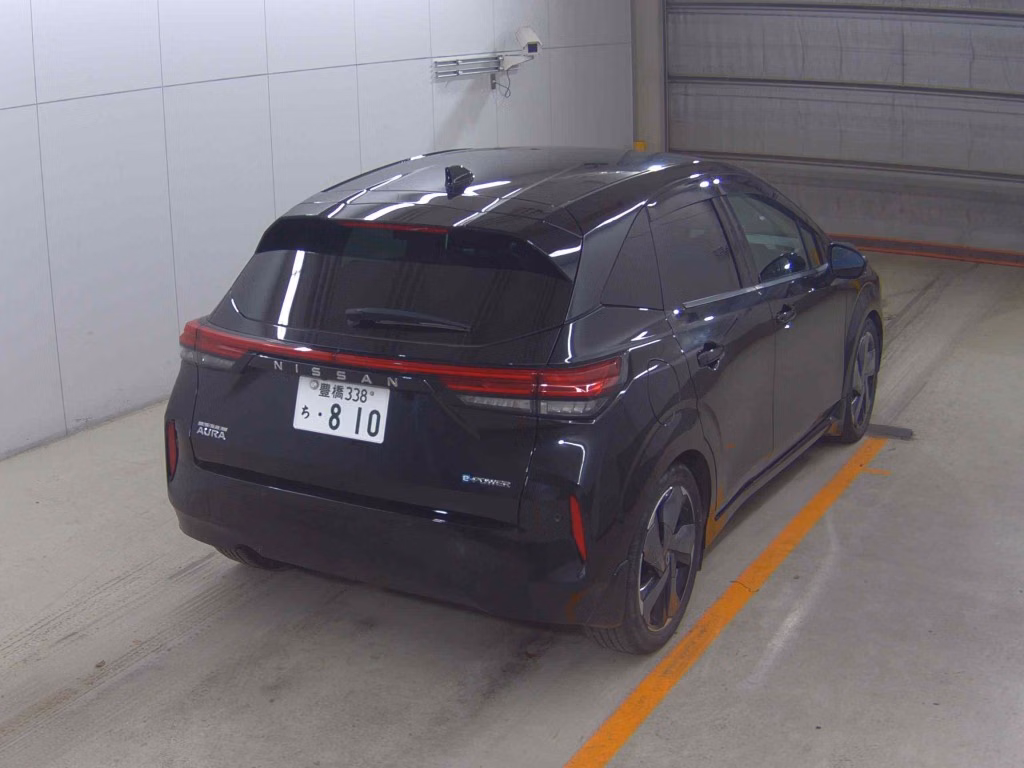 Nissan Aura