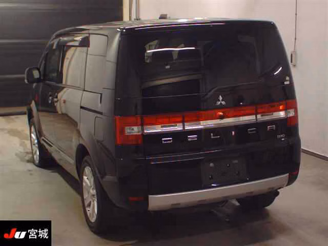 Mitsubishi Delica D:5