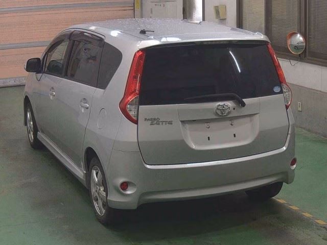Toyota Passo Sette