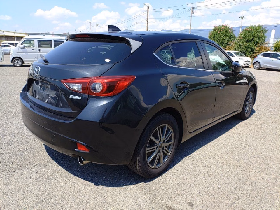 MAZDA AXELA
