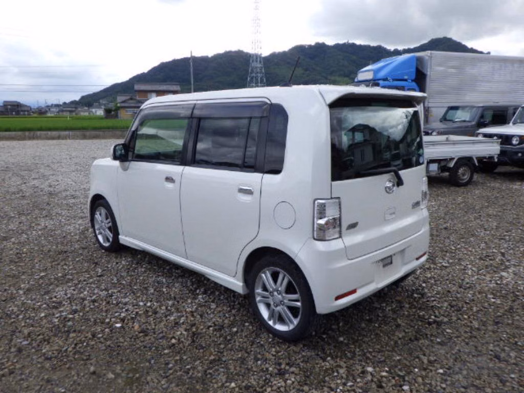 Daihatsu Move Conte