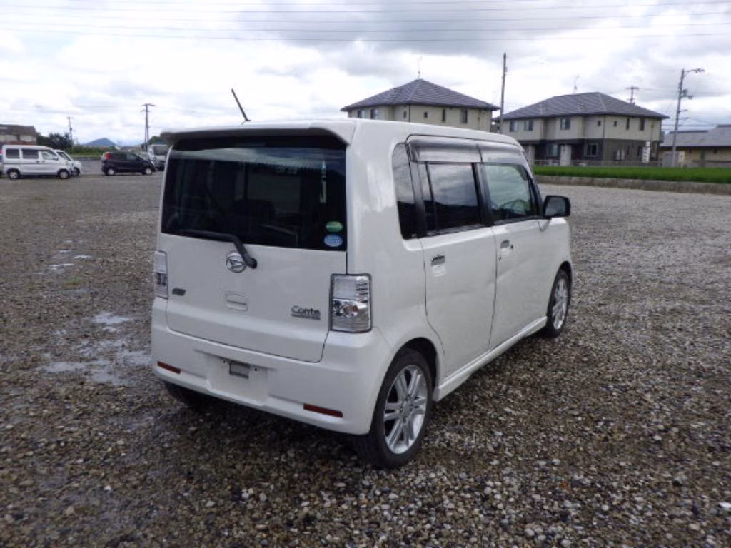 Daihatsu Move Conte