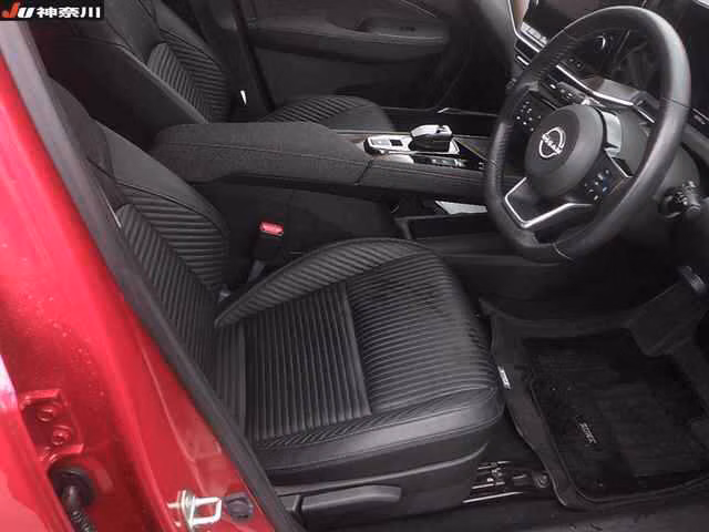 Nissan Aura