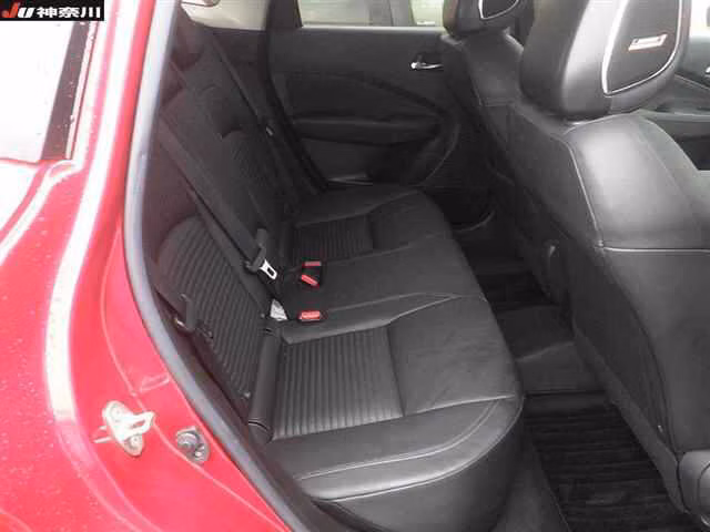 Nissan Aura