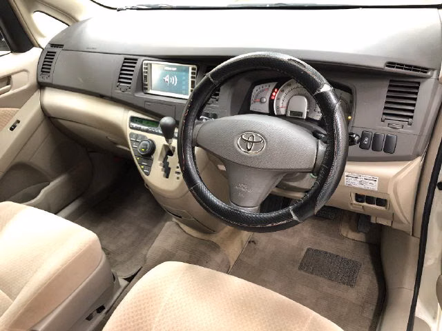 TOYOTA ISIS