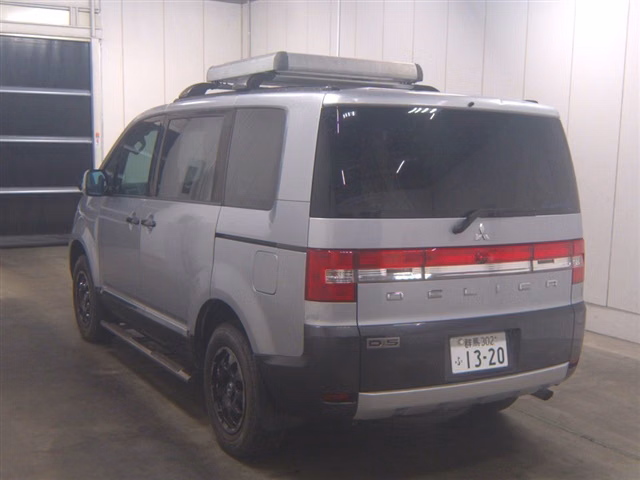 Mitsubishi Delica D:5