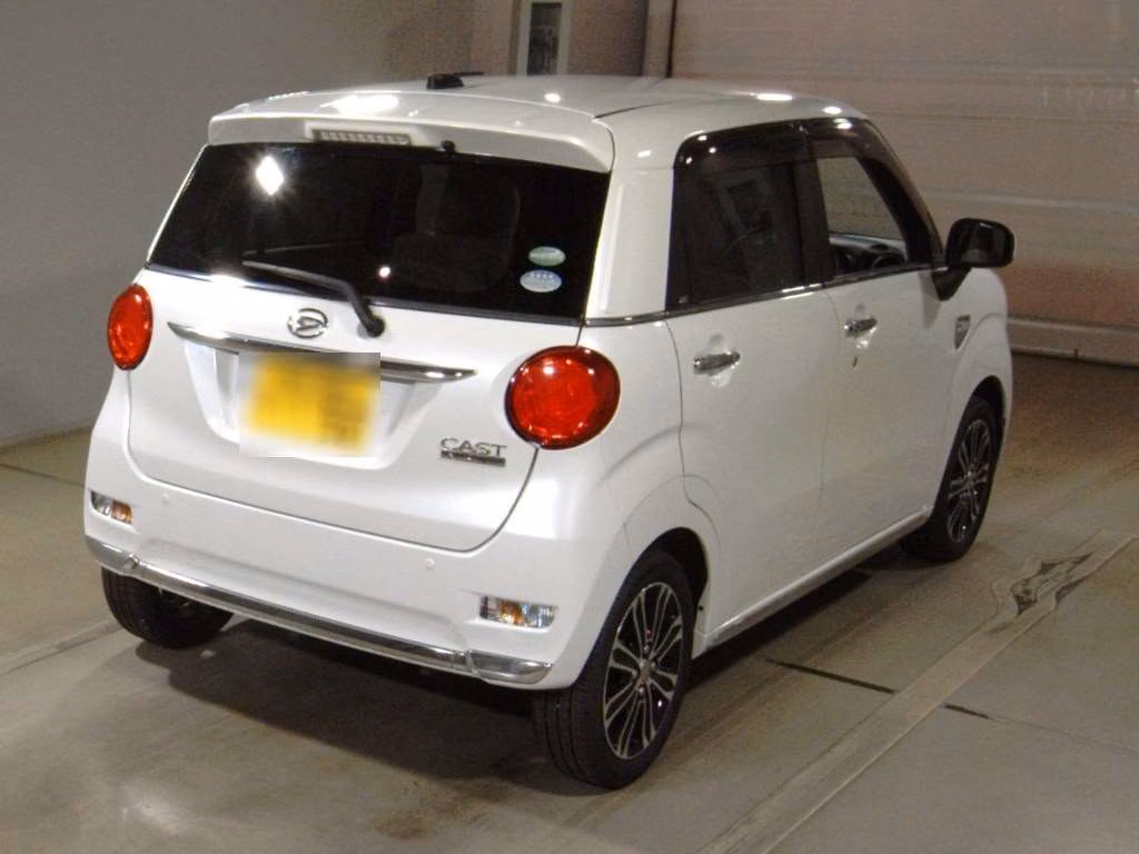 DAIHATSU CAST
