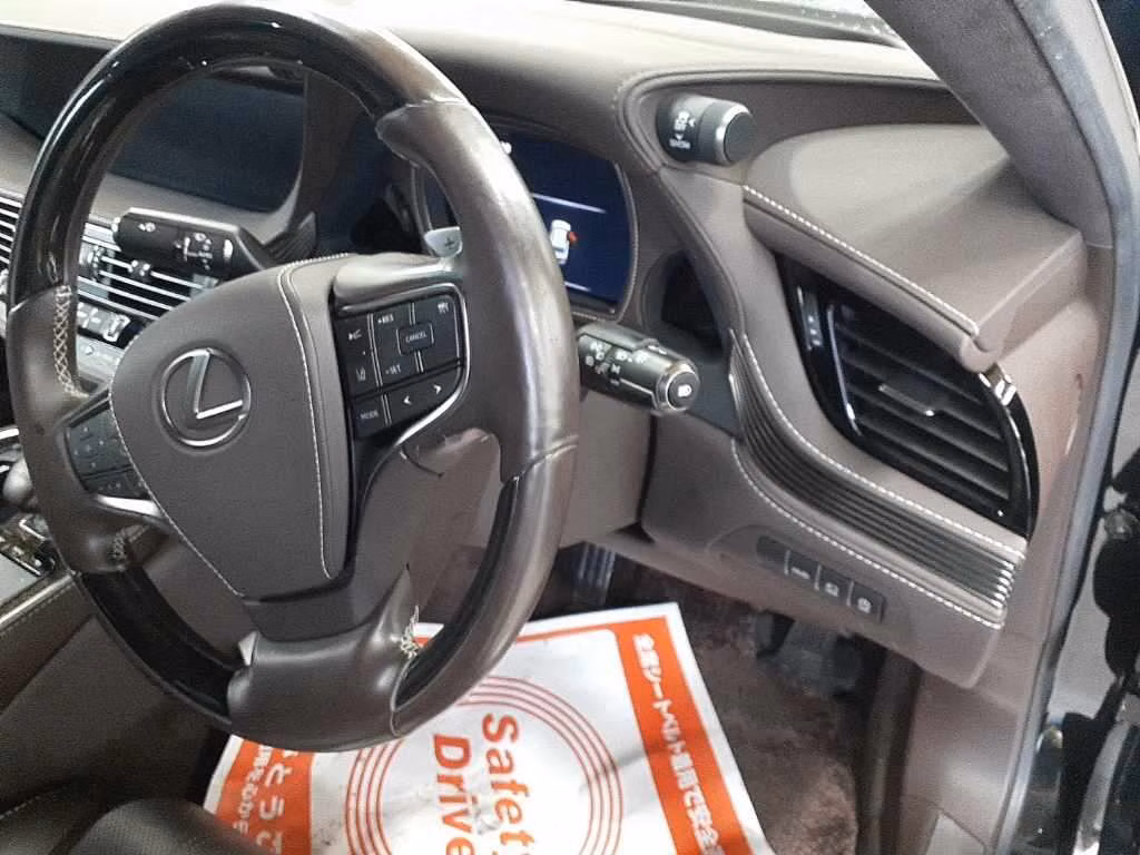Lexus LS500