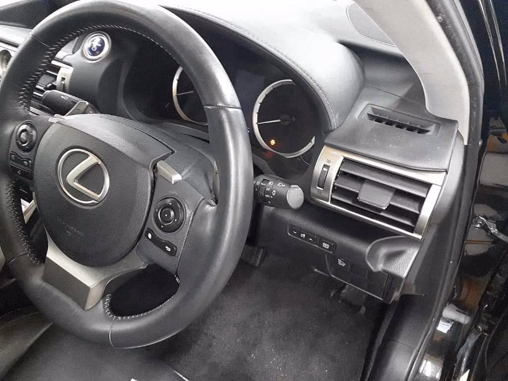 Lexus IS300h