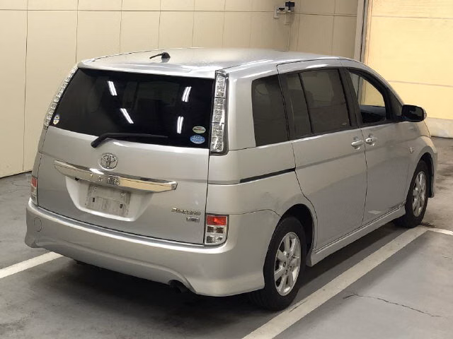 TOYOTA ISIS
