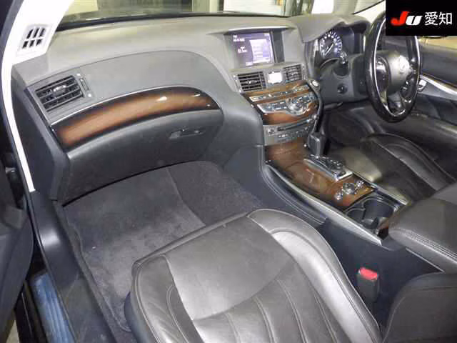 NISSAN FUGA