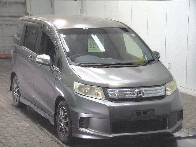 HONDA FREED SPIKE