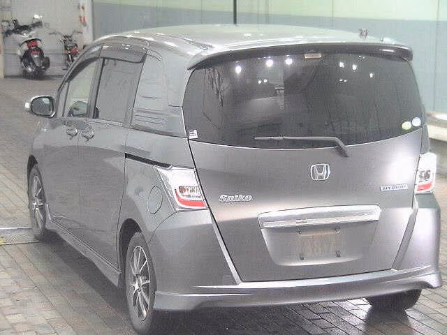 HONDA FREED SPIKE