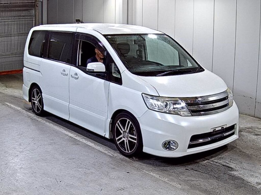 NISSAN SERENA