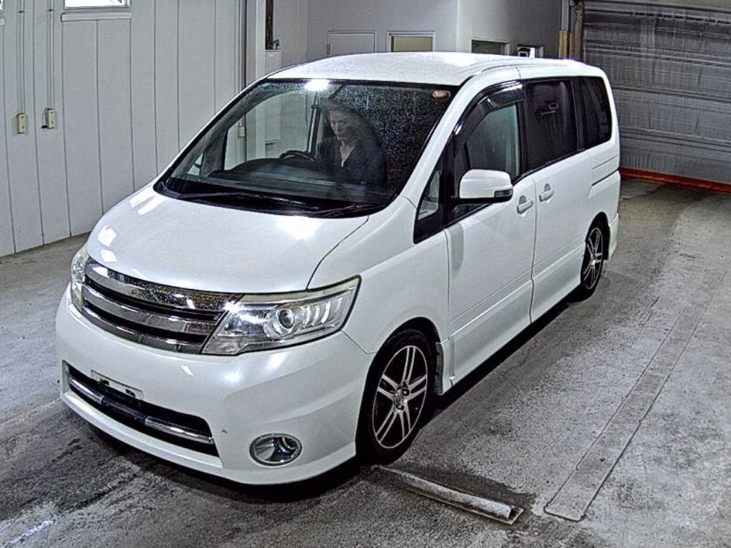 NISSAN SERENA
