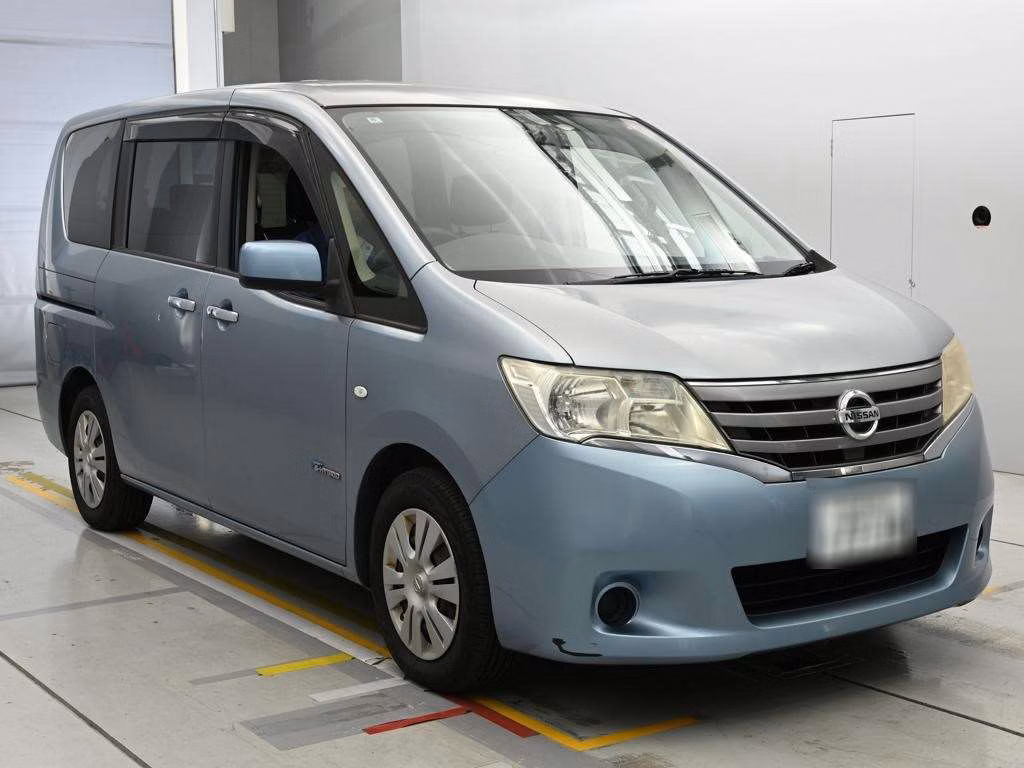 NISSAN SERENA