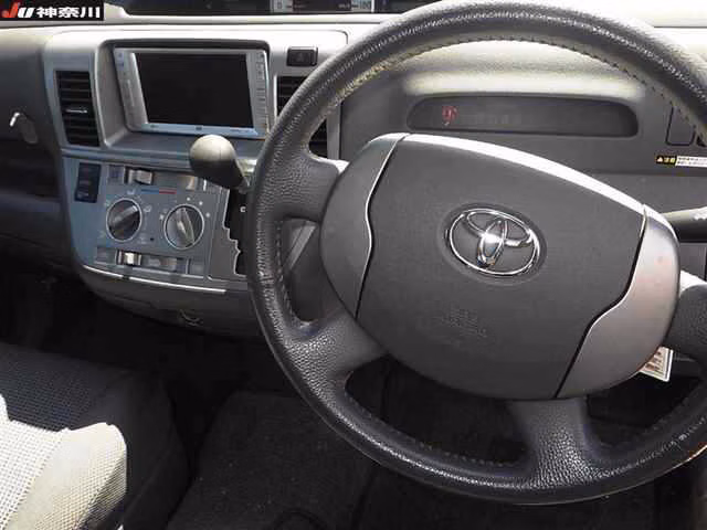 TOYOTA RAUM