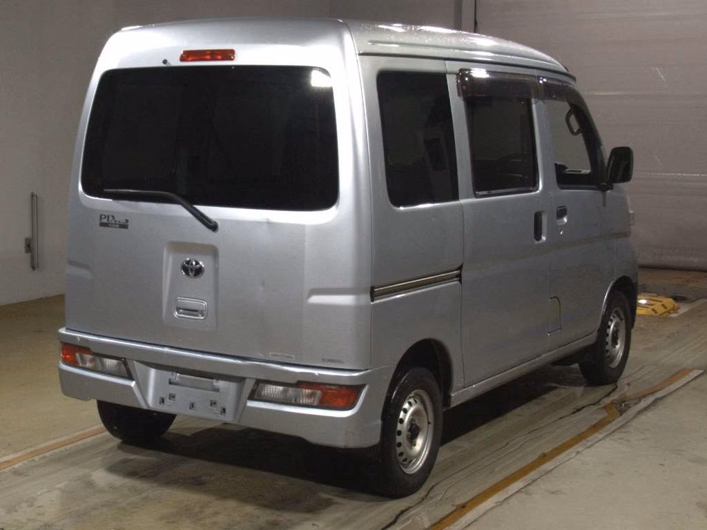 TOYOTA PIXIS VAN