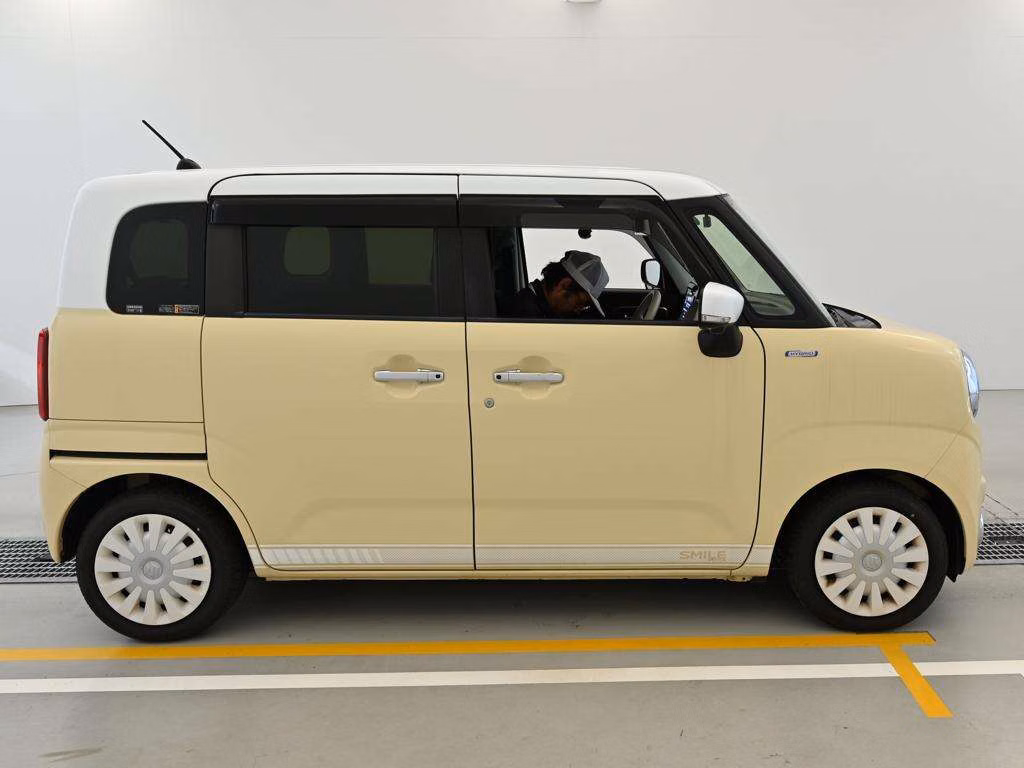 SUZUKI WAGON R SMILE