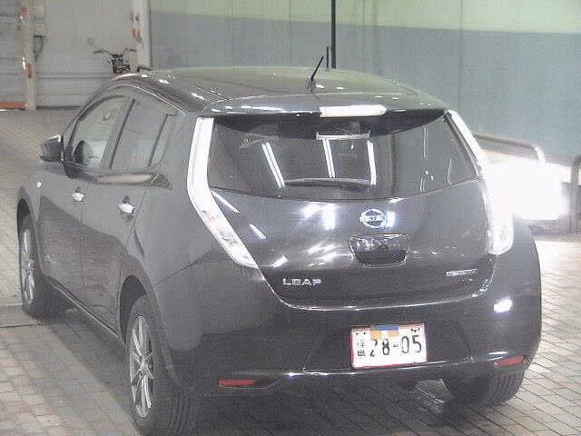 NISSAN LEAF