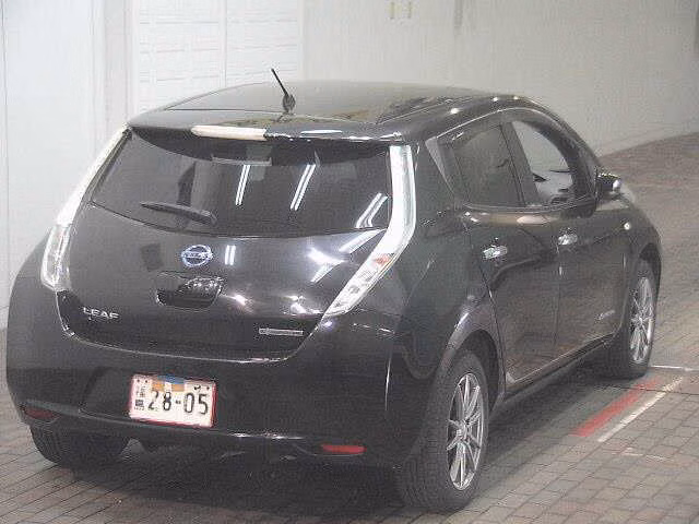 NISSAN LEAF