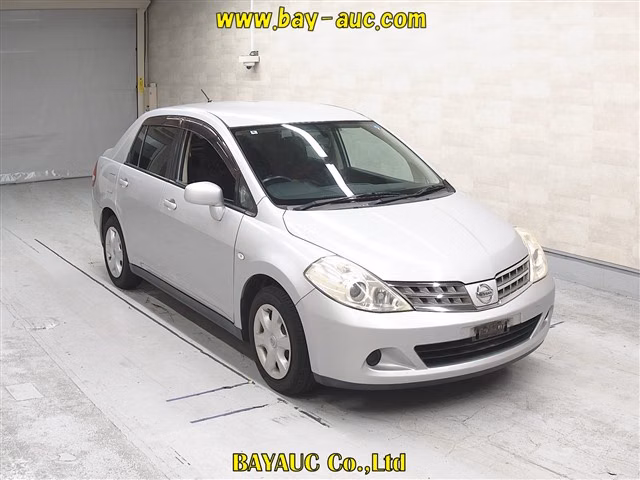 NISSAN TIIDA LATIO