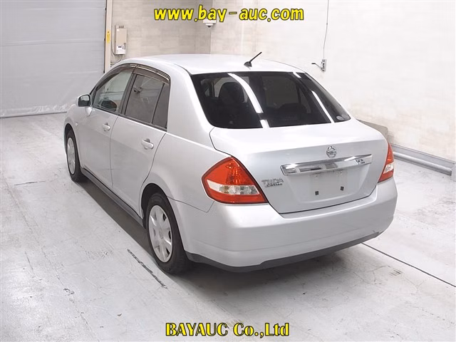 NISSAN TIIDA LATIO