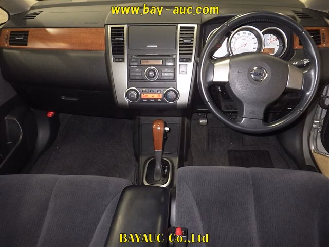 NISSAN TIIDA LATIO