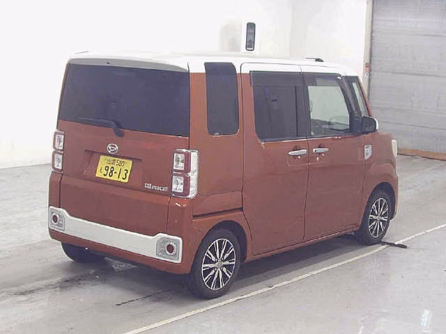 DAIHATSU WAKE