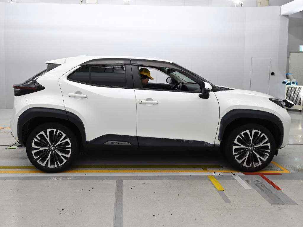 TOYOTA YARIS CROSS