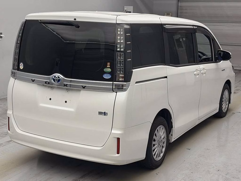 TOYOTA VOXY