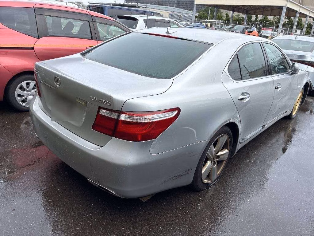 Lexus LS460