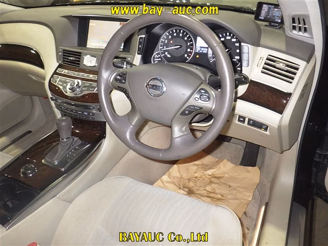 NISSAN FUGA