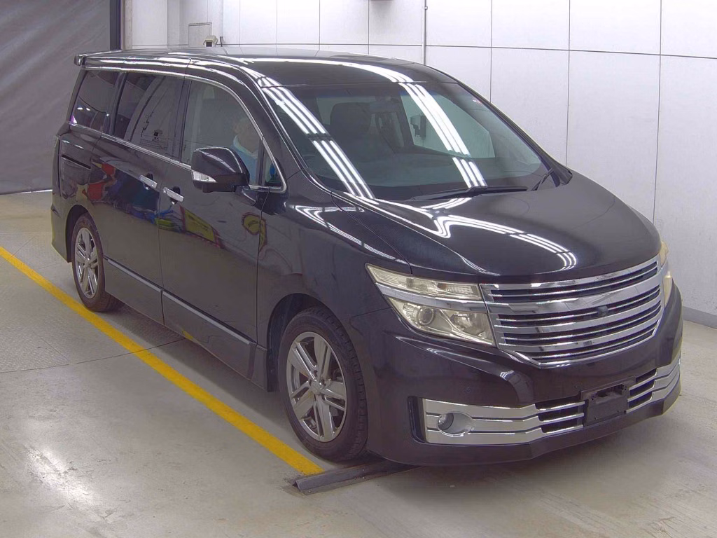 NISSAN ELGRAND
