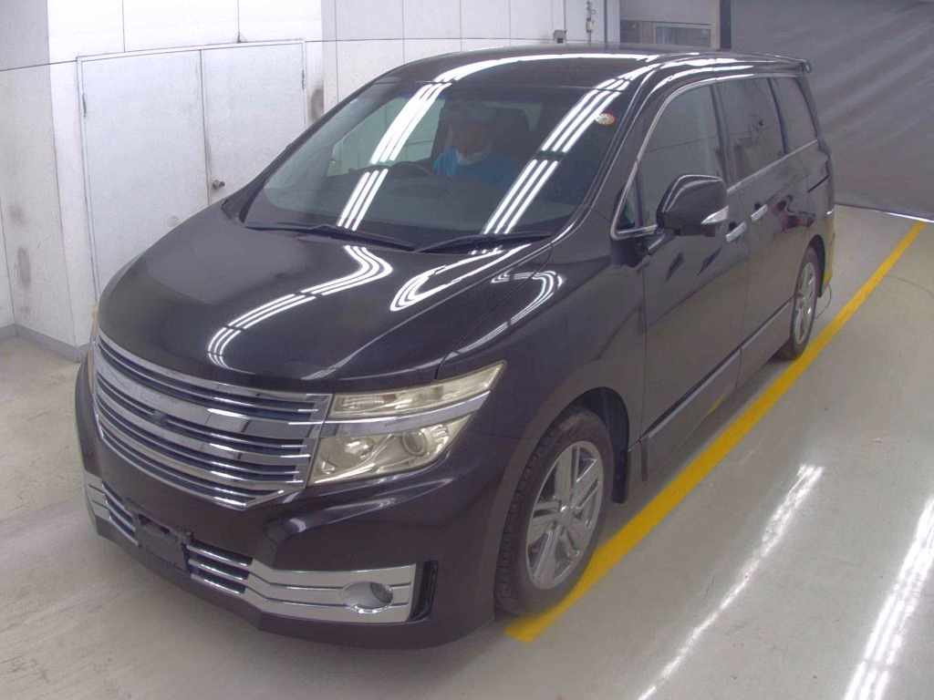 NISSAN ELGRAND