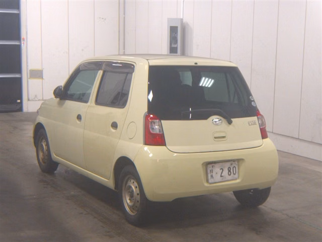 DAIHATSU ESSE
