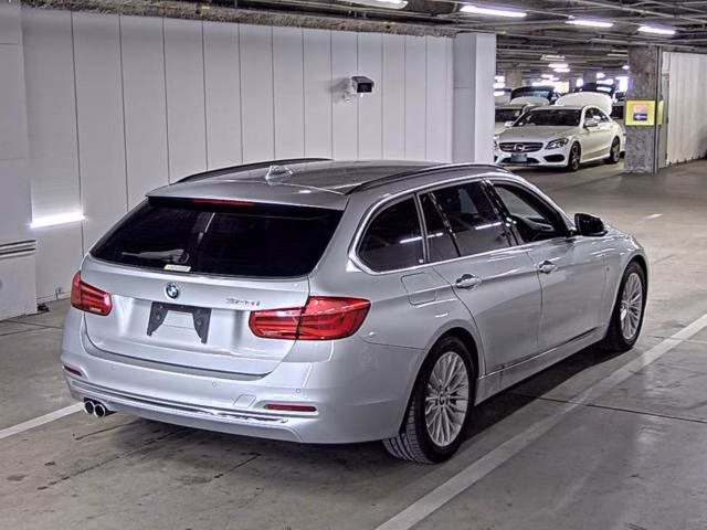 BMW 3-SERIES