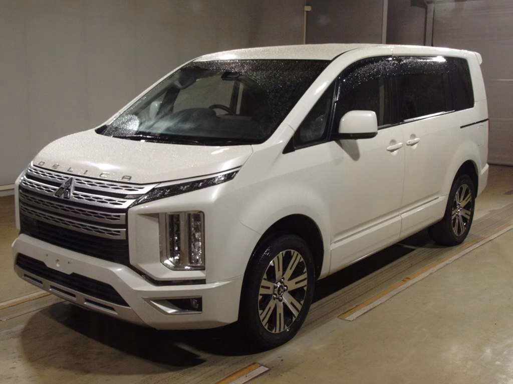 Mitsubishi Delica D:5
