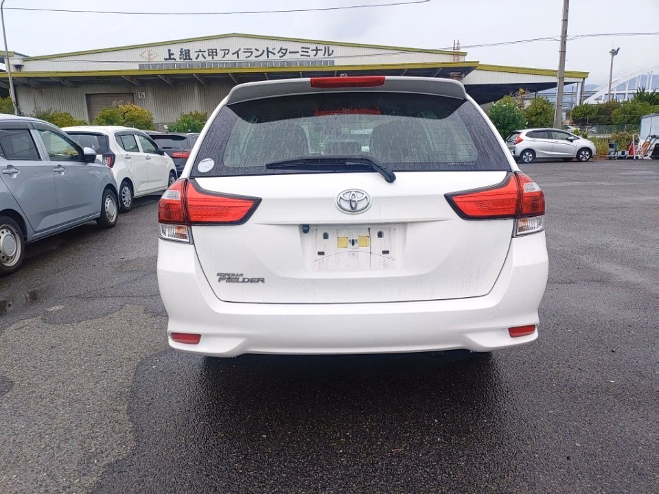 TOYOTA COROLLA FIELDER
