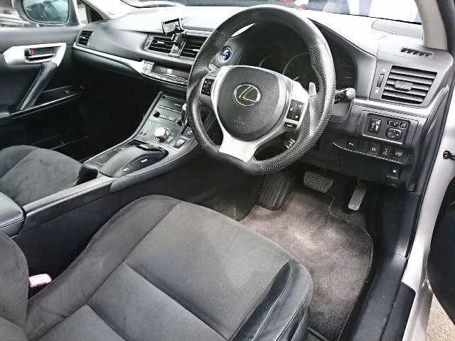 Lexus CT200h