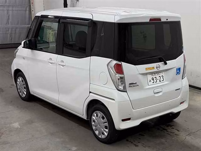 NISSAN DAYZ ROOX