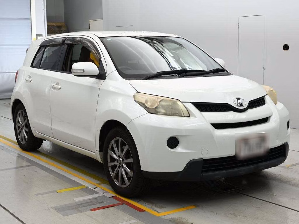 TOYOTA IST