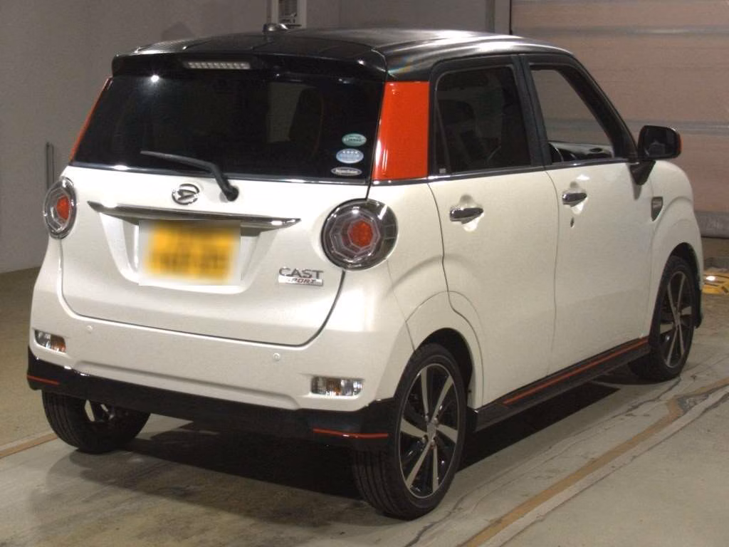 DAIHATSU CAST