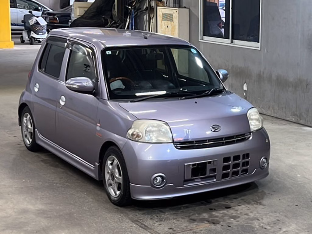 DAIHATSU ESSE