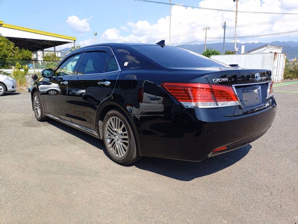 TOYOTA CROWN MAJESTA