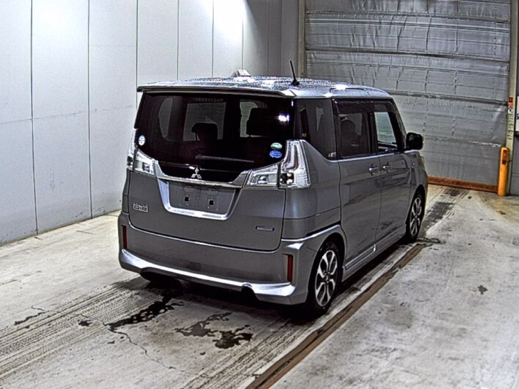 Mitsubishi Delica D:2