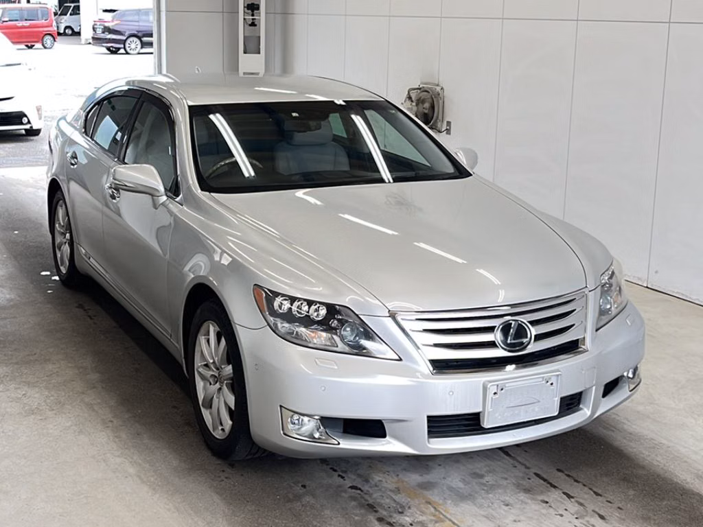 LEXUS LS600H